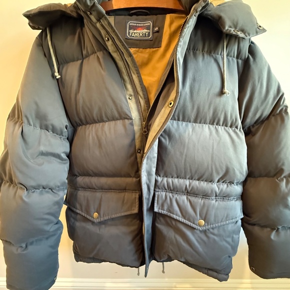 Faherty Mens Polar Fjord Puffer Jacket - Size M - Picture 2 of 9